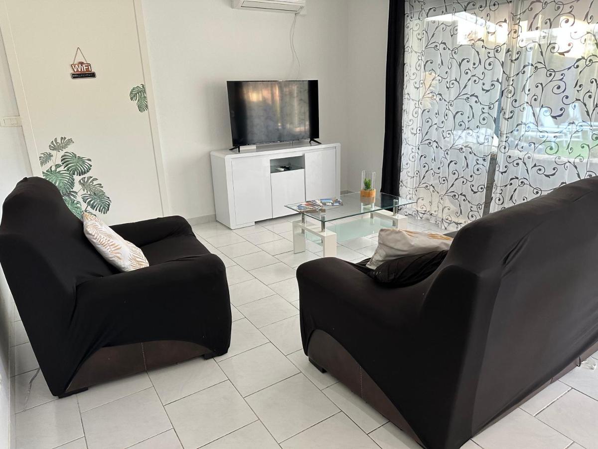 Petite Maisonette Adossee Mais Independante Avec Piscine Villa Peymeinade Luaran gambar