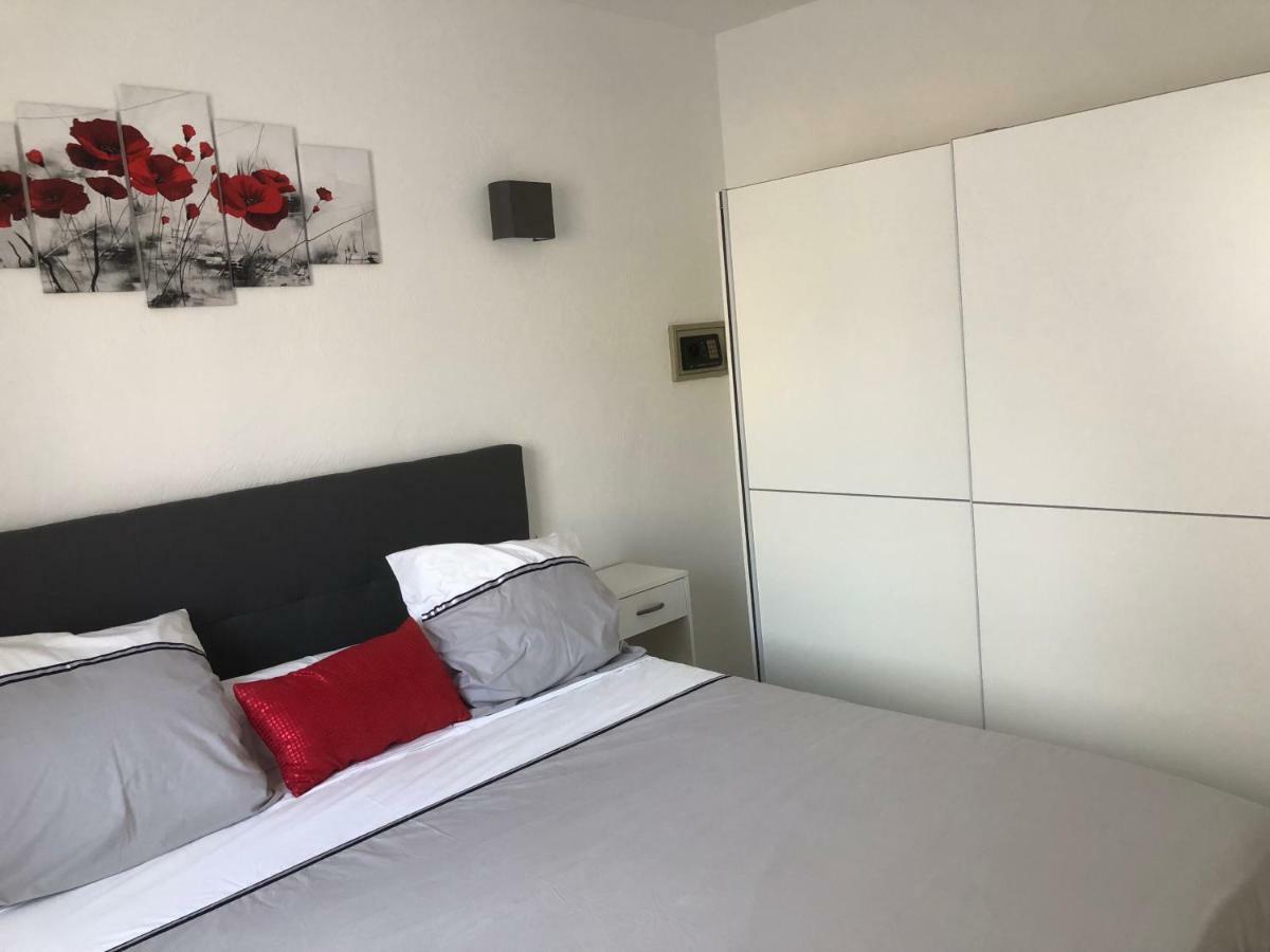 Petite Maisonette Adossee Mais Independante Avec Piscine Villa Peymeinade Luaran gambar